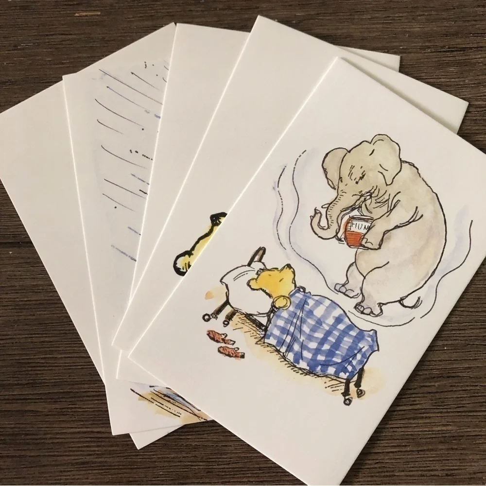 Disney's Winnie the Pooh Classic Illustration postcards: Pooh Bear 5ct
